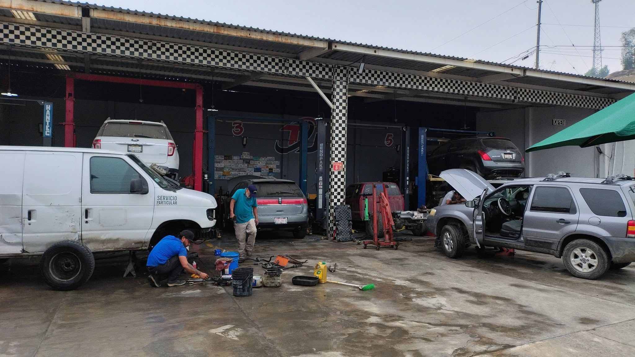 Servicio de frenos automotrices
